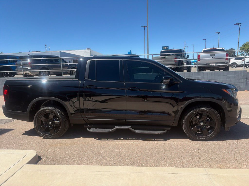 Used 2025 Honda Ridgeline Black Edition image 4