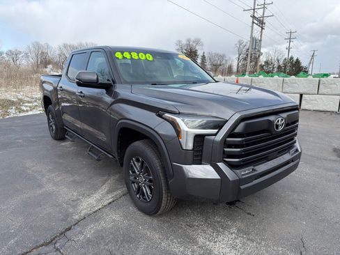 Used 2023 Toyota Tundra SR5 w/ SR5 Convenience Package image 10