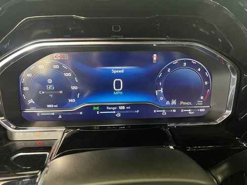 Used 2025 Chevrolet Silverado 2500 ZR2 w/ Technology Package AWD/4WD image 32