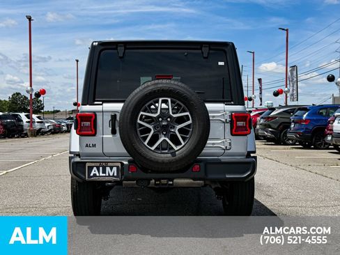 Used 2024 Jeep Wrangler Unlimited Sahara w/ Technology Group AWD/4WD image 6