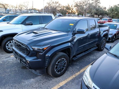 Certified 2024 Toyota Tacoma TRD Sport image 3