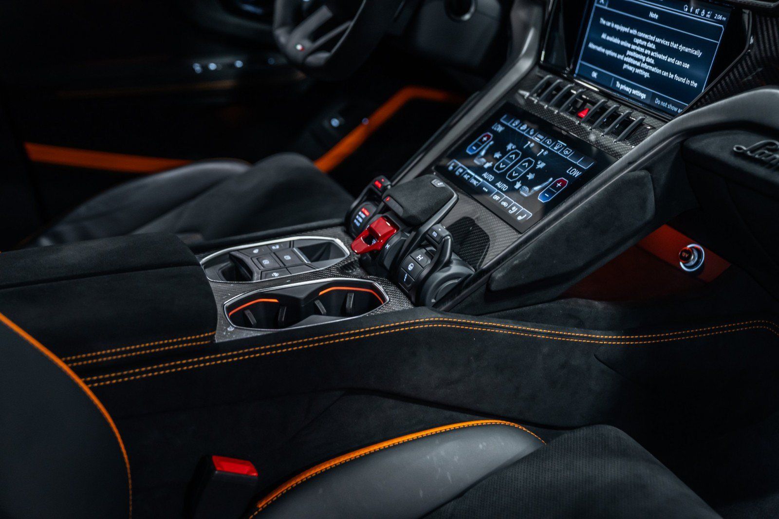 Used 2024 Lamborghini Urus Performante AWD/4WD image 22