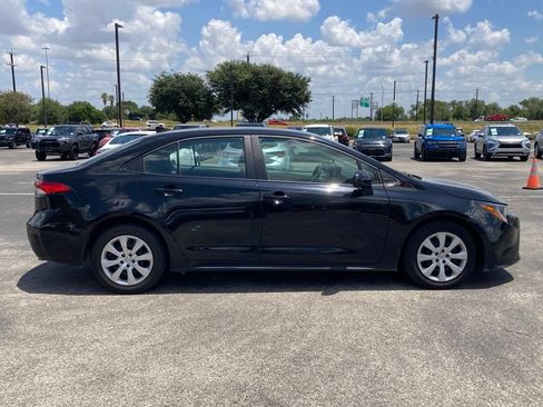 Certified 2025 Toyota Corolla LE FWD image 3