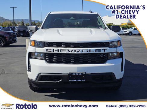 Used 2020 Chevrolet Silverado 1500 Custom w/ Custom Value Package RWD image 2
