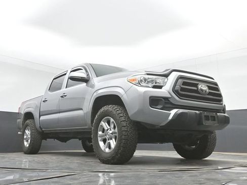 Used 2020 Toyota Tacoma SR image 27