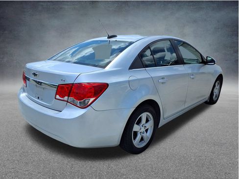 Used 2016 Chevrolet Cruze LT FWD image 8
