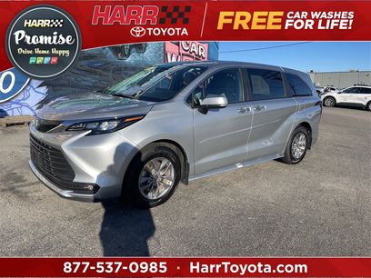 Used 2025 Toyota Sienna XLE