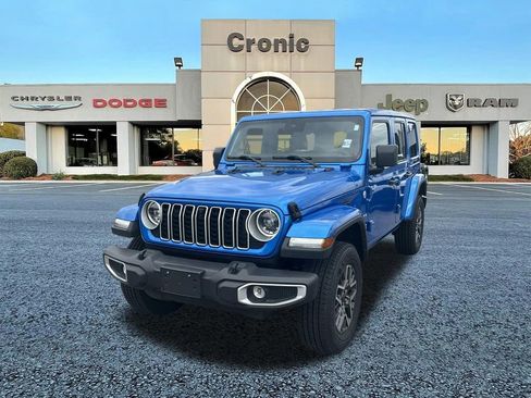Used 2024 Jeep Wrangler Unlimited Sahara w/ Technology Group AWD/4WD image 7