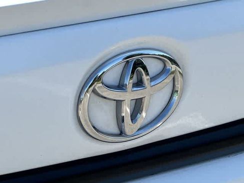 Used 2021 Toyota Corolla SE w/ SE Premium Package FWD image 18