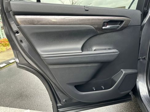 Certified 2020 Toyota Highlander Limited image 13