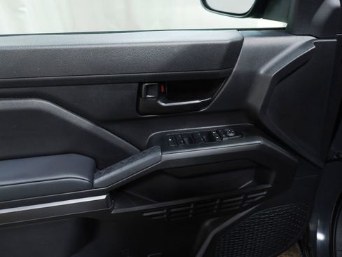 Certified 2025 Toyota Tacoma SR5 image 19