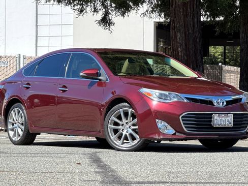 Used 2014 Toyota Avalon XLE Touring FWD image 2
