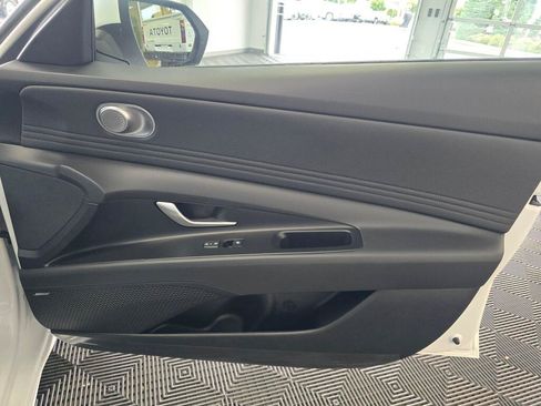 New 2026 Hyundai Elantra Limited FWD image 39