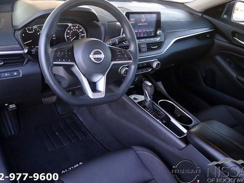 Used 2024 Nissan Altima 2.5 SV image 12