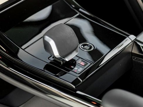 Used 2024 Land Rover Range Rover Sport Dynamic SE image 19