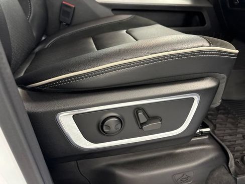 Used 2023 RAM 1500 Laramie AWD/4WD image 24