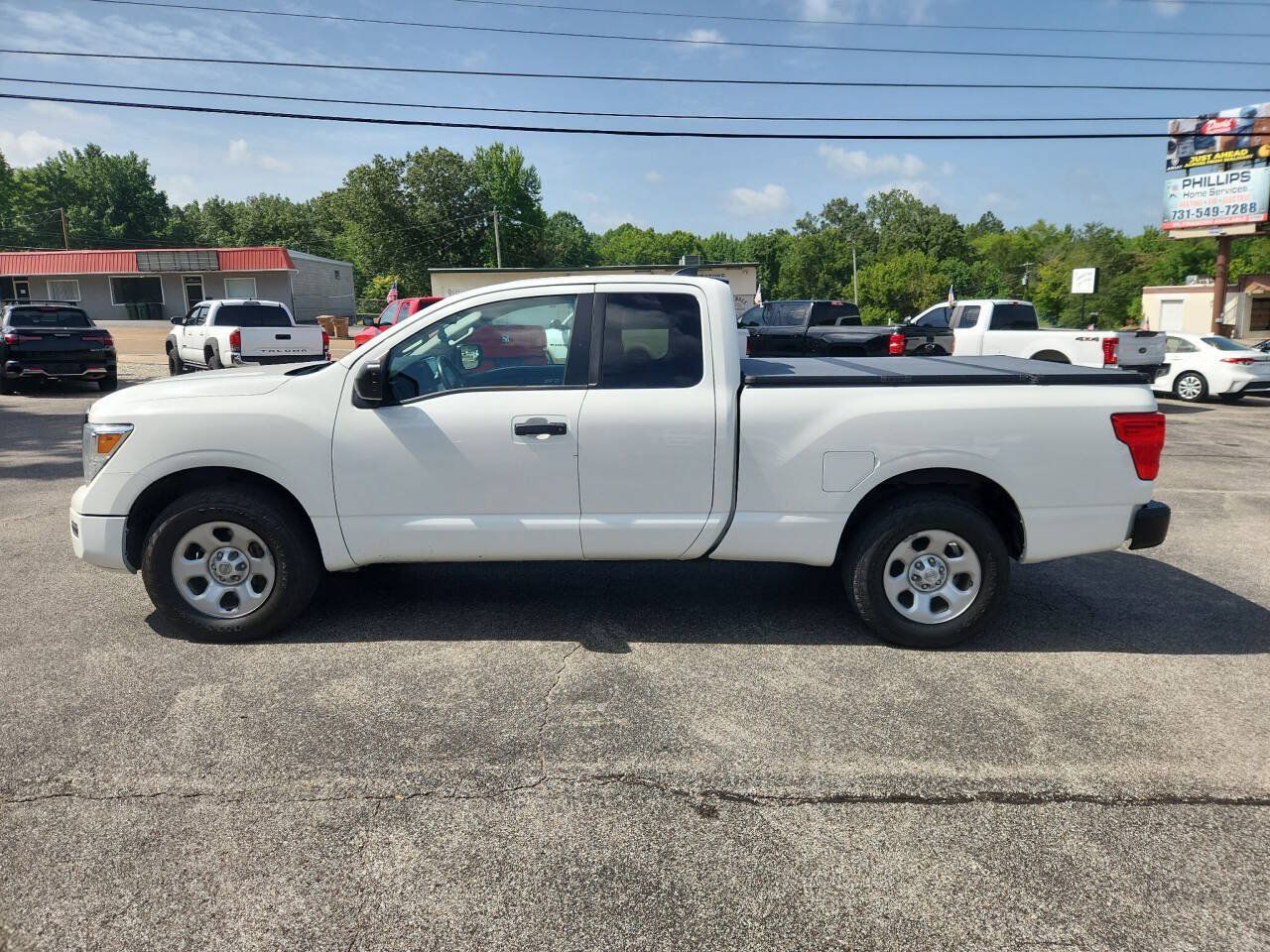 Used 2022 Nissan Titan S AWD/4WD image 5