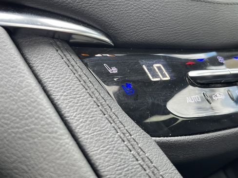 Used 2025 Cadillac XT5 Premium Luxury image 34