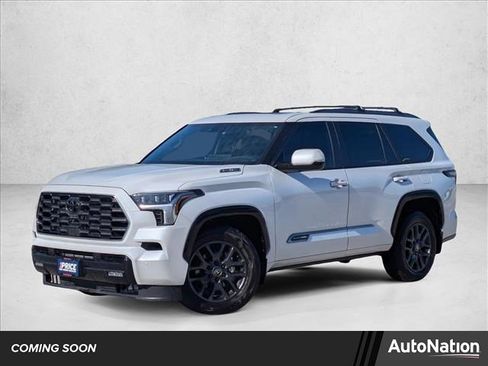 Used 2025 Toyota Sequoia Platinum image 1