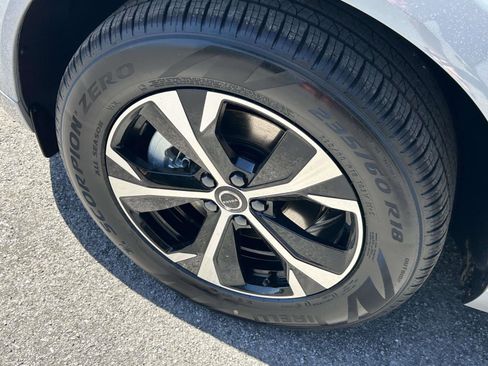 New 2026 Volvo XC60 B5 Core w/ Climate Package AWD/4WD image 9
