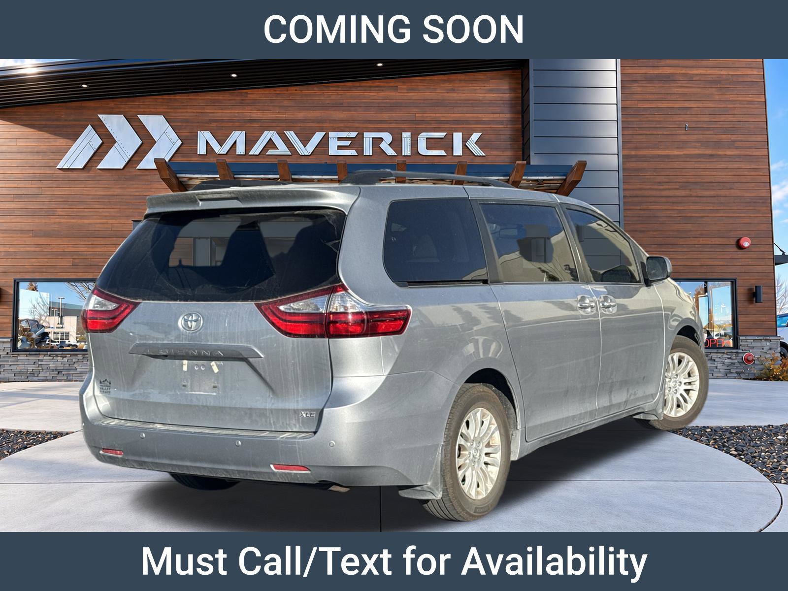 Used 2017 Toyota Sienna XLE Premium FWD image 7