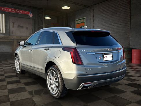 Used 2024 Cadillac XT5 Premium Luxury image 5
