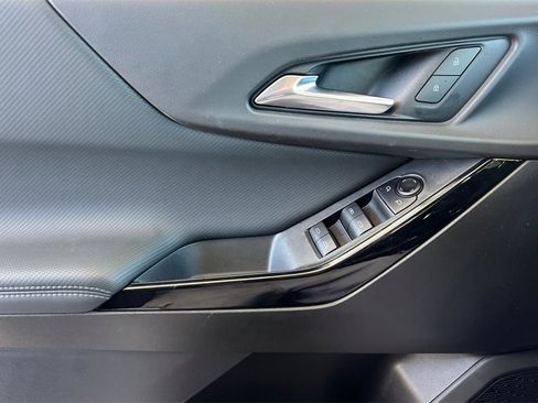 Used 2025 Chevrolet Equinox LT image 16