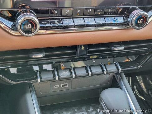 New 2025 GMC Canyon AT4 image 14