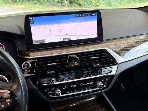 Used 2021 BMW 530i w/ Convenience Package RWD image 40