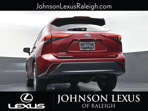 Used 2020 Toyota Highlander Limited FWD image 20