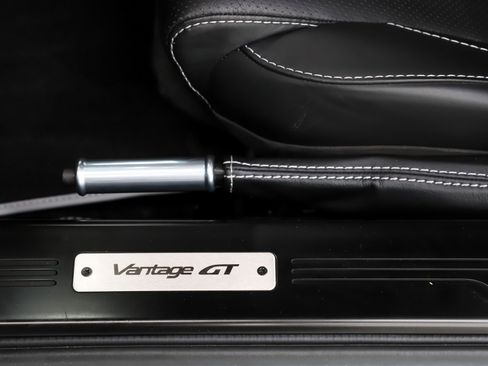 Used 2016 Aston Martin V8 Vantage GT image 40