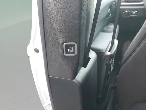 New 2026 Chrysler Voyager LX image 13