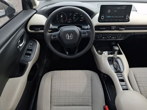 Used 2023 Honda HR-V LX image 11
