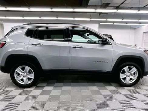 Used 2022 Jeep Compass Latitude image 15
