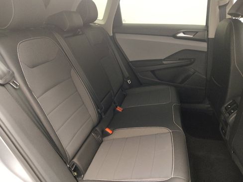 Used 2023 Volkswagen Taos SE image 19