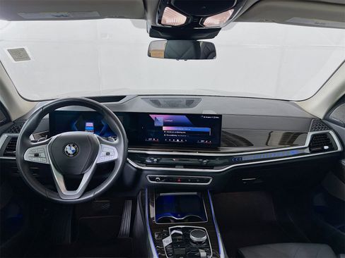 Used 2024 BMW X7 xDrive40i image 25