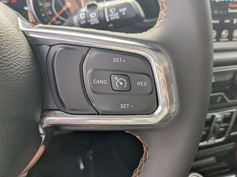 Used 2023 Jeep Wrangler Altitude image 13