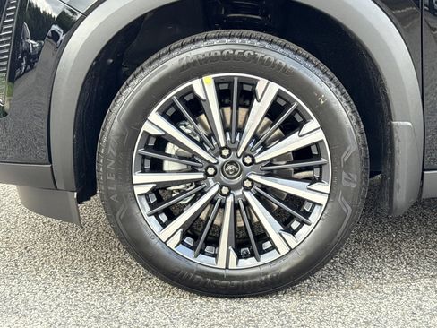 New 2026 Nissan Pathfinder Platinum FWD image 25
