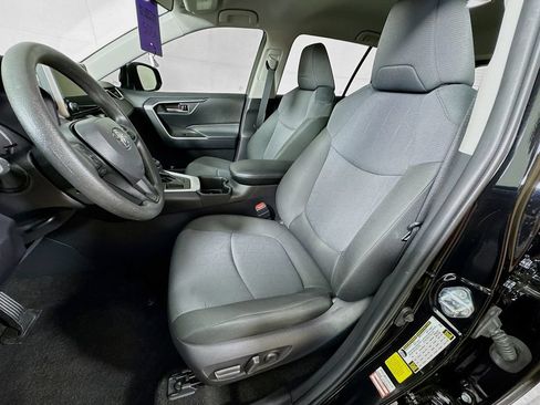 Used 2025 Toyota RAV4 XLE FWD image 24