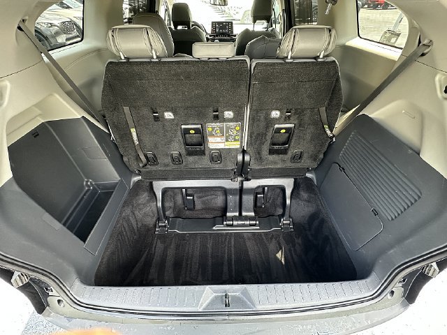 Certified 2024 Toyota Sienna XLE FWD image 15
