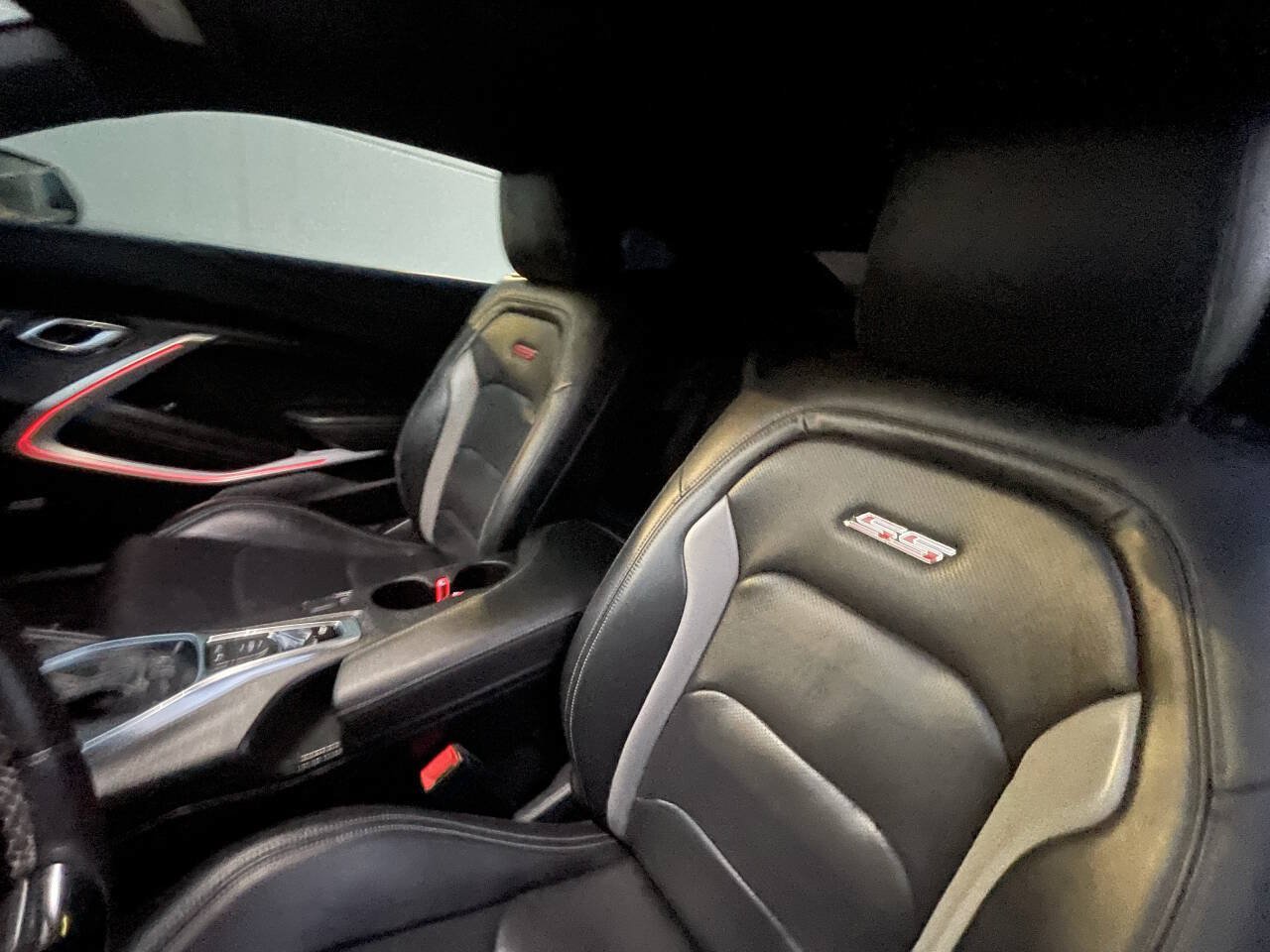 Used 2021 Chevrolet Camaro SS RWD image 23