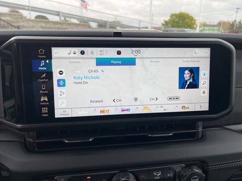 New 2025 Jeep Gladiator Mojave w/ Convenience Group image 21