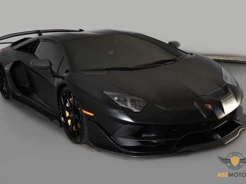 Used 2021 Lamborghini Aventador SVJ image 2