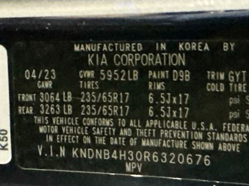 Used 2024 Kia Carnival LX image 33