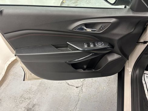 Used 2026 Chevrolet Trax RS w/ Sunroof Package image 10