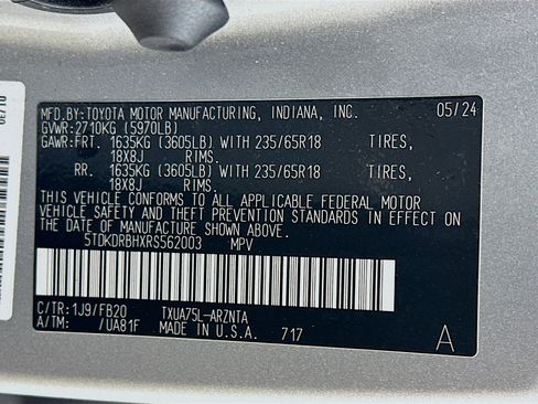 Used 2024 Toyota Highlander LE image 12