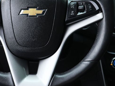 Used 2020 Chevrolet Trax LT w/ LT Convenience Package image 54