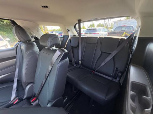 Used 2026 Kia Carnival FWD image 31