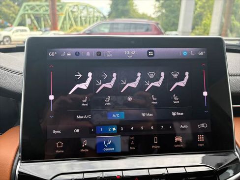 Certified 2025 Jeep Compass Limited w/ Elite Group AWD/4WD image 21