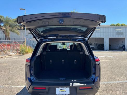 Used 2025 Nissan Pathfinder SV FWD image 34